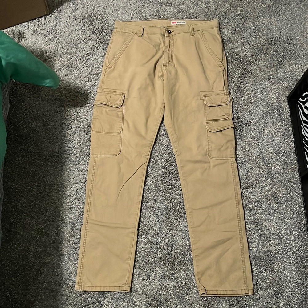 Wrangler cargo pants 32x32